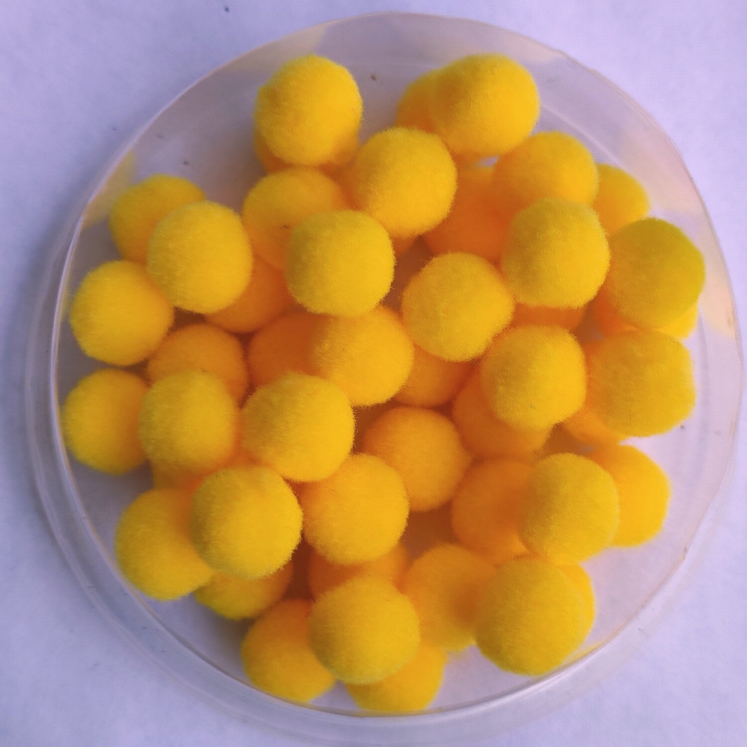 25 pompons rond 10mm jaune foncé 