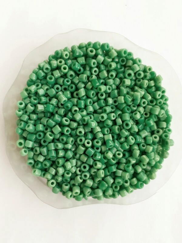 2600 perles en verre 2MM (40g) vert foncé opaque