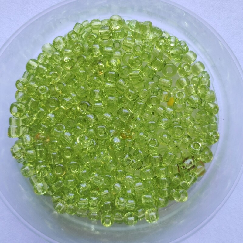 1400 perles verre 3MM (40g) vert plus clair transparent