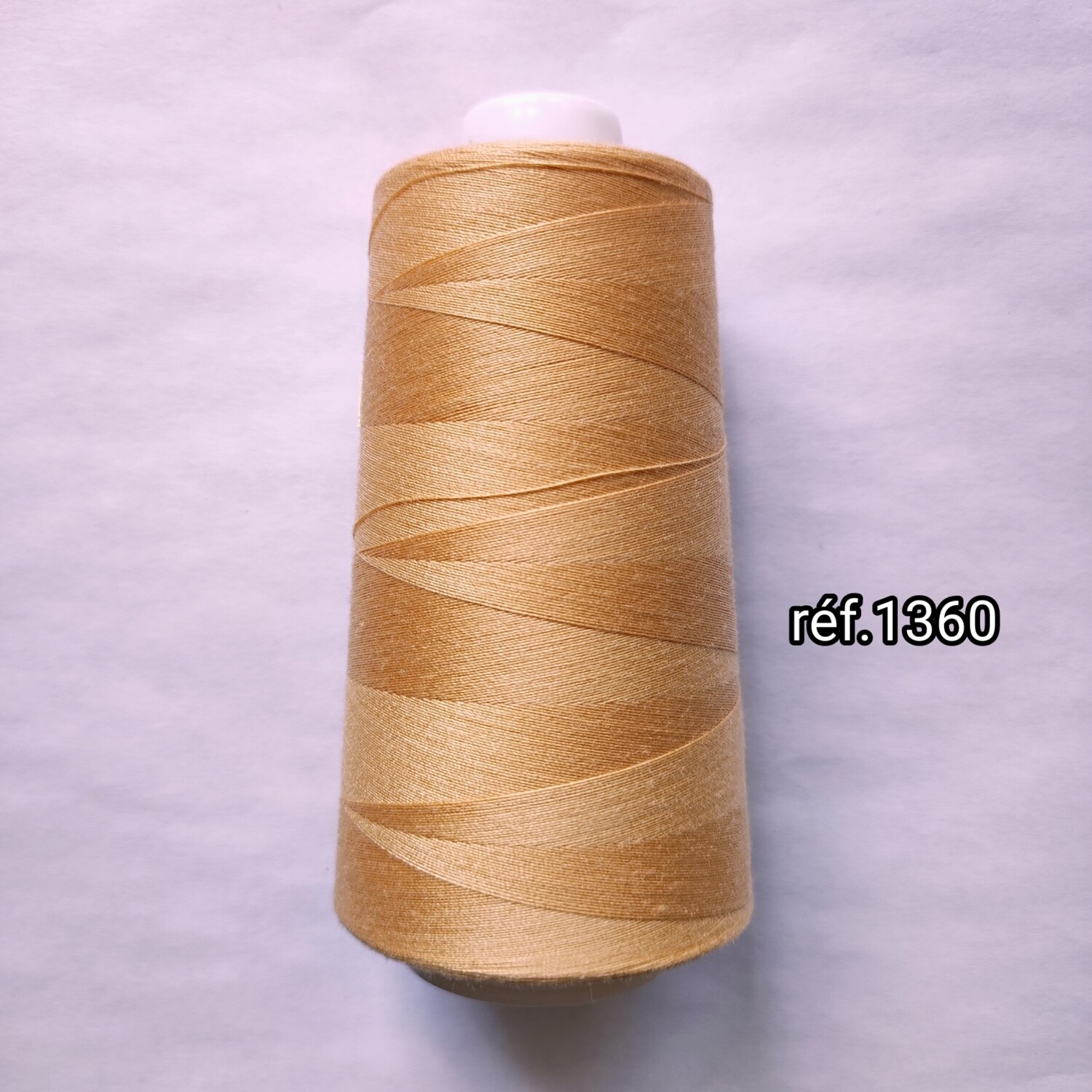 Cône de fil 100% polyester 3000 yards BEIGE / 3 nuances, Reférence couleur: camel