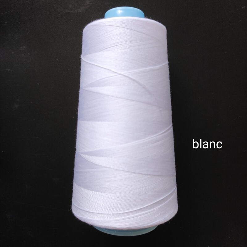 Cône de fil 100% polyester 3000 yards BLANC