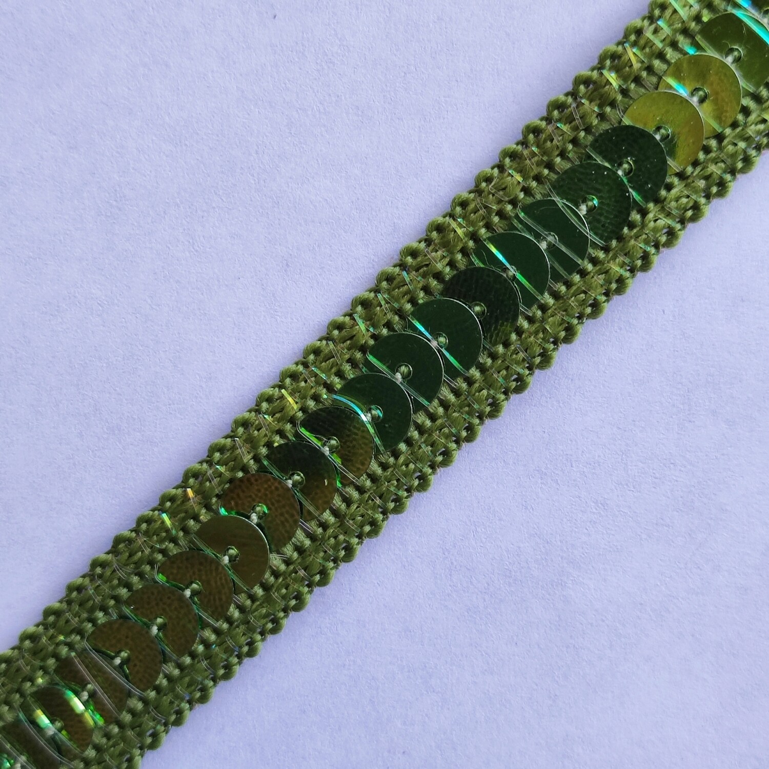 Galon sequin 1,3 cm vert amande