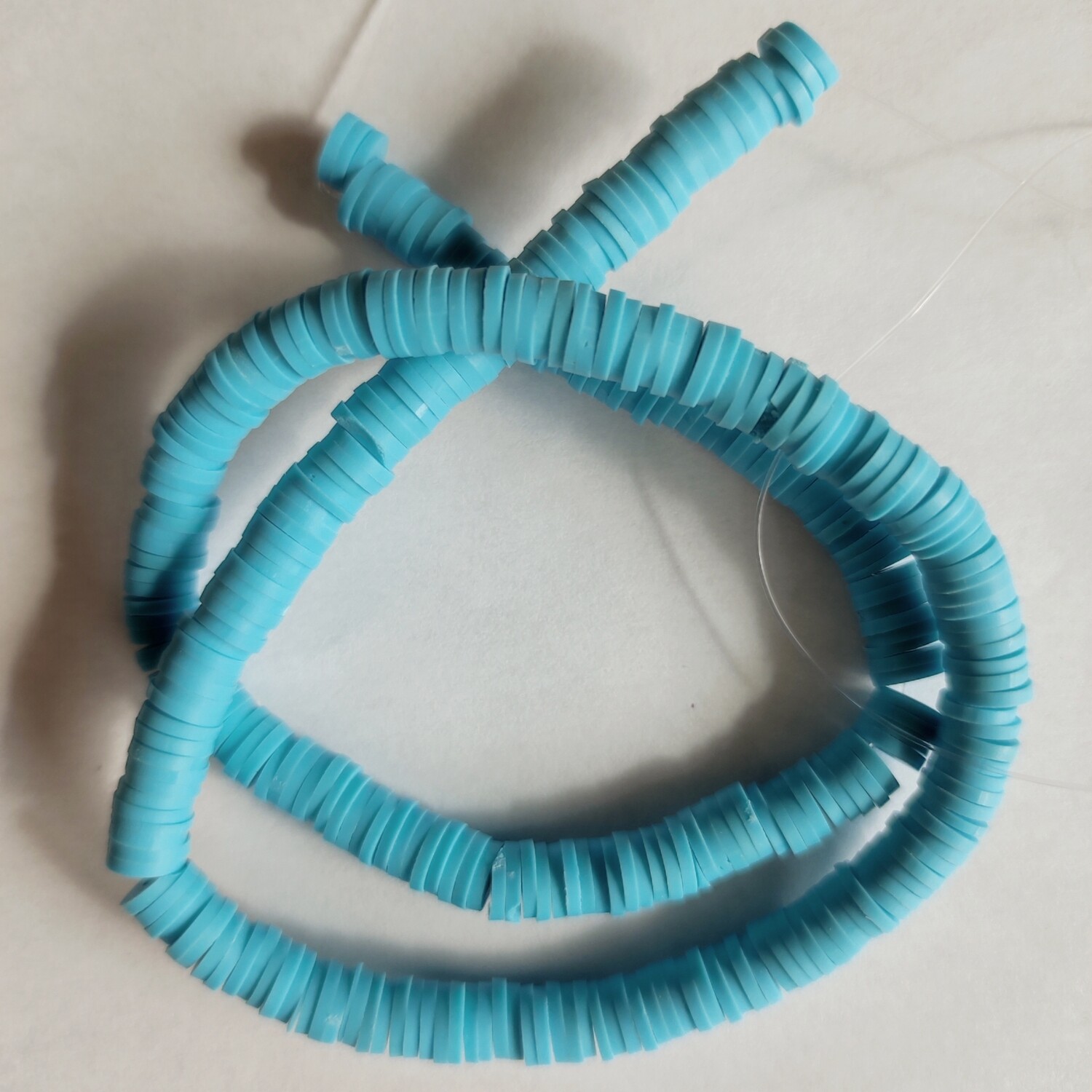  330 perles polymère 6mm bleu