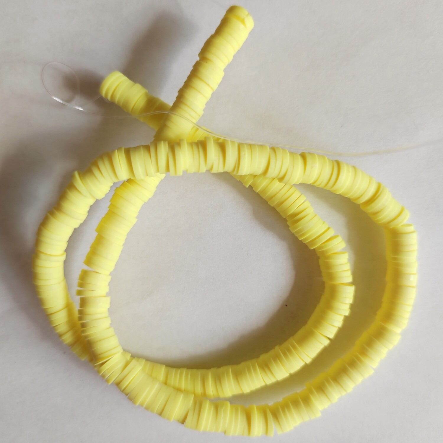  330 perles polymère 6mm jaune