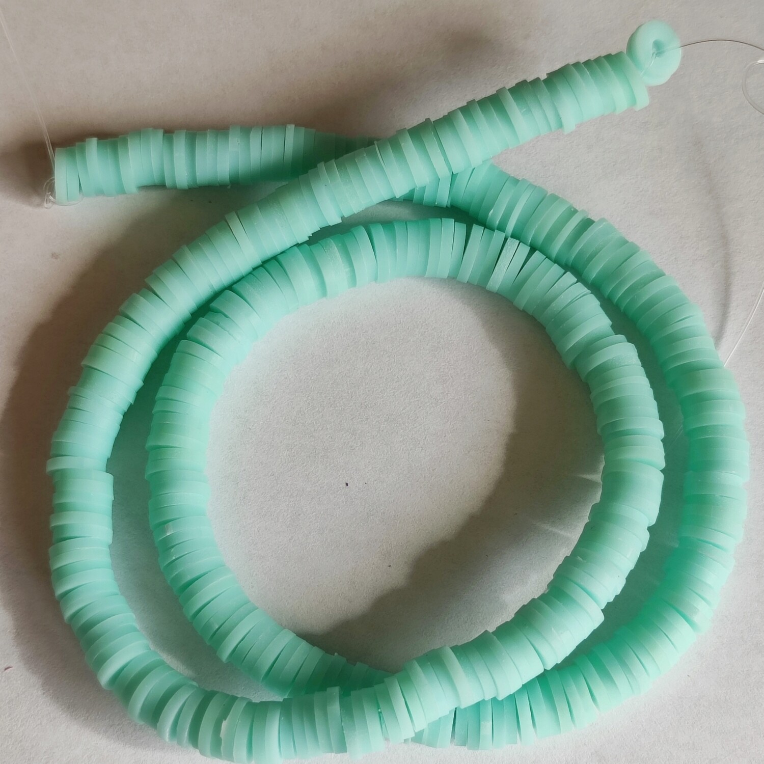  330 perles polymère 6mm bleu clair 