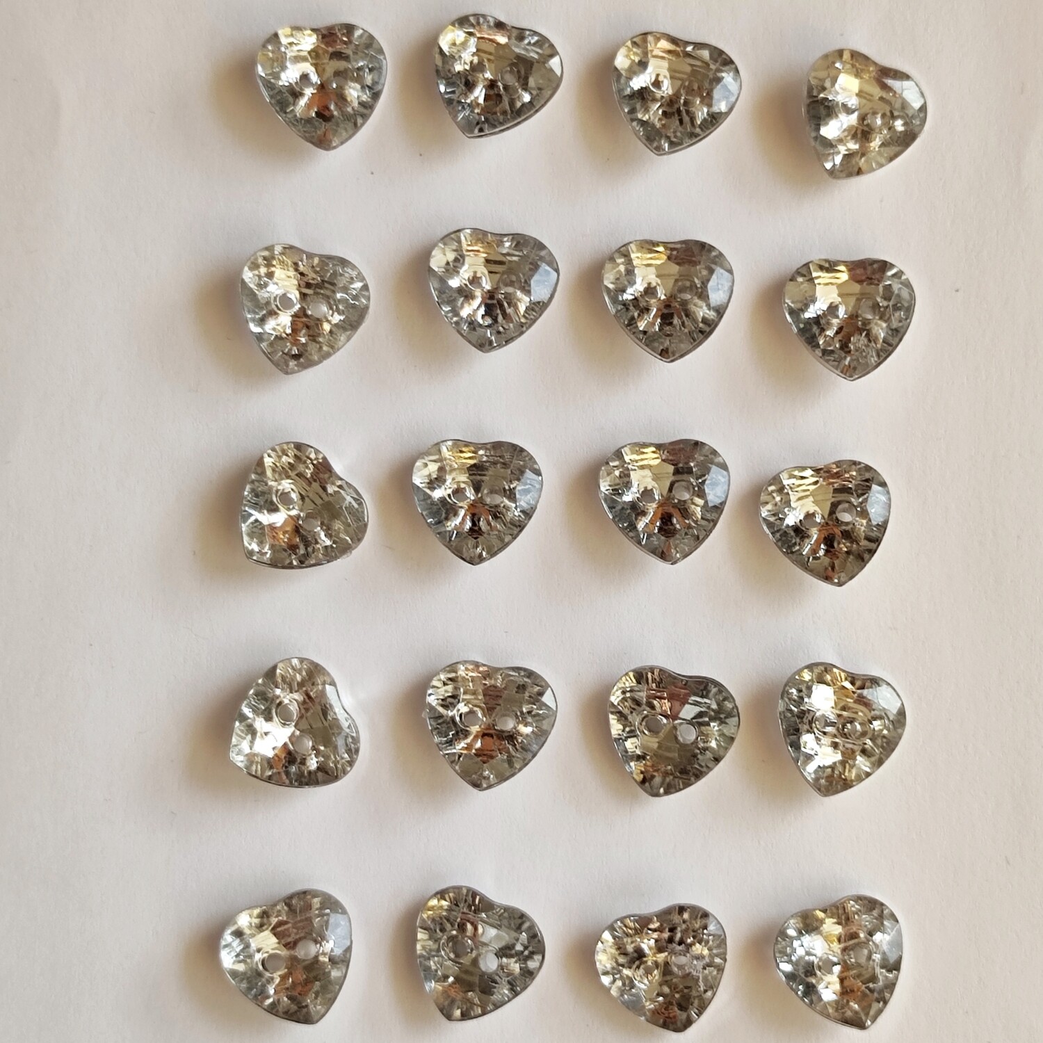 20 boutons coeur en acrylique 13mm argenté 