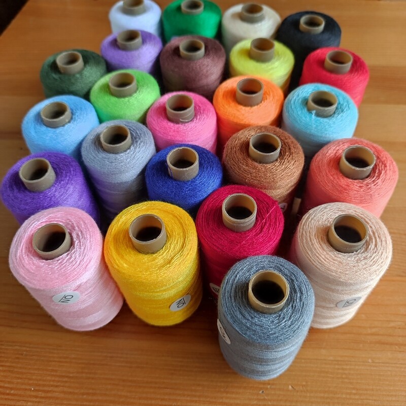 24 bobines n°40/2 100% polyester de 914 mètres