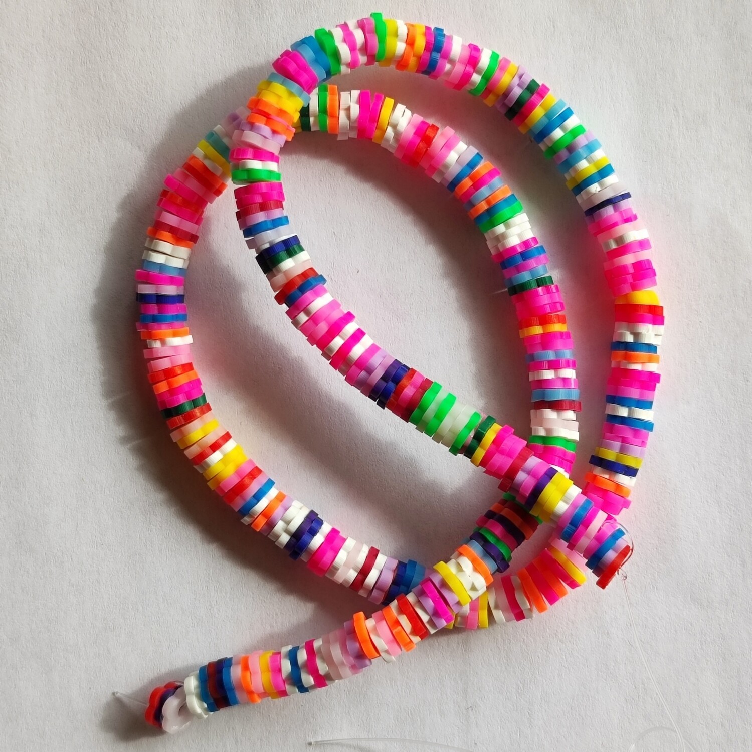 Perles heishi fleurs 6x 1mm par 40cm