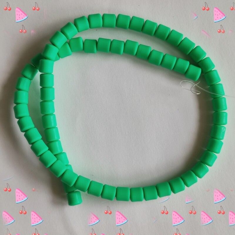 65 perles 6x6mm vert