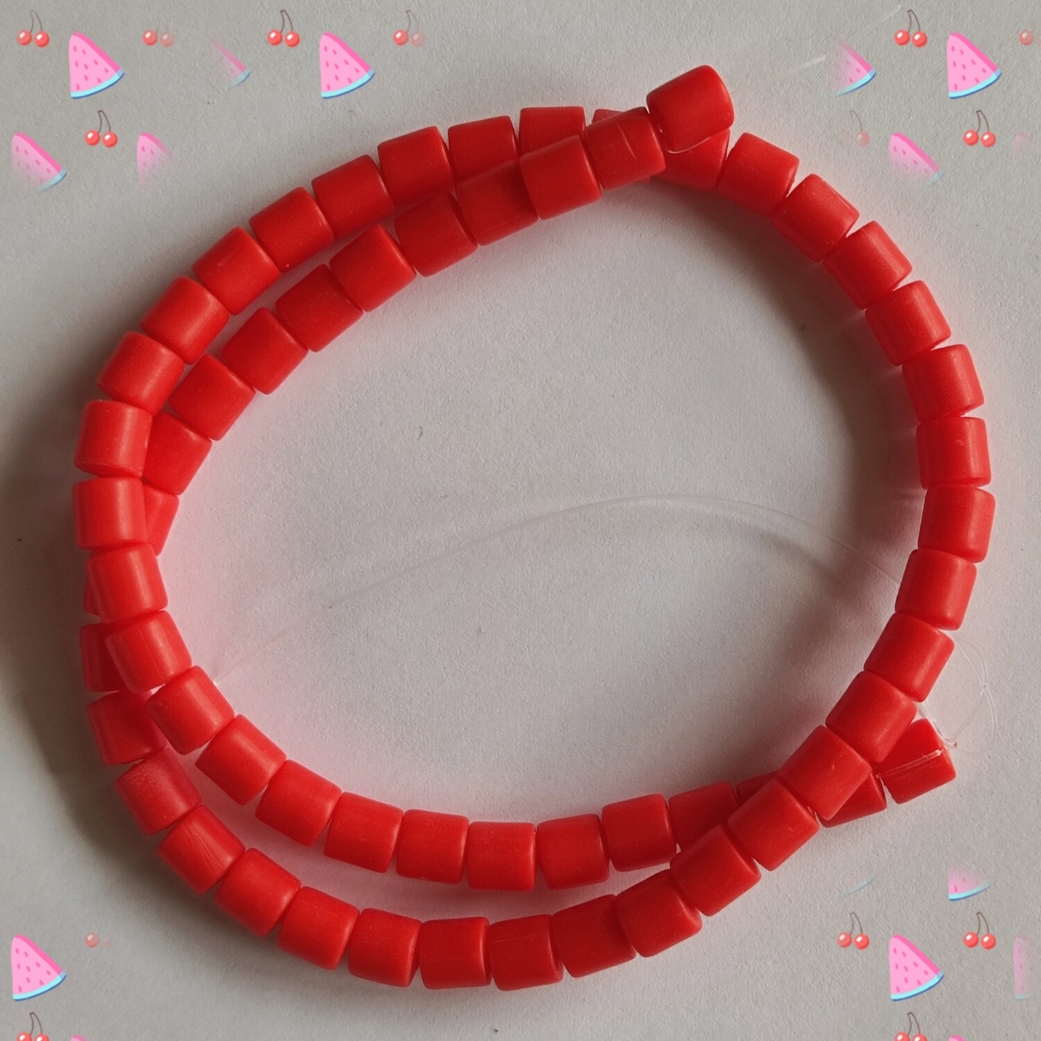 65 perles 6x6mm rouge peps