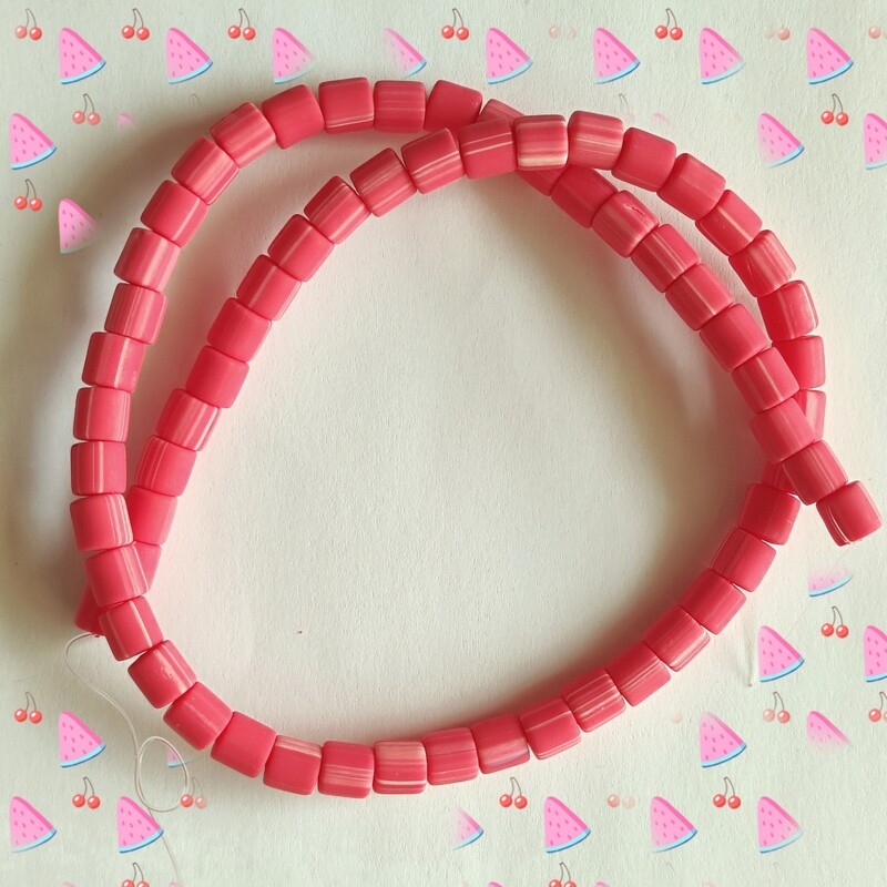 65 perles 6x6mm rose foncé & blanc 