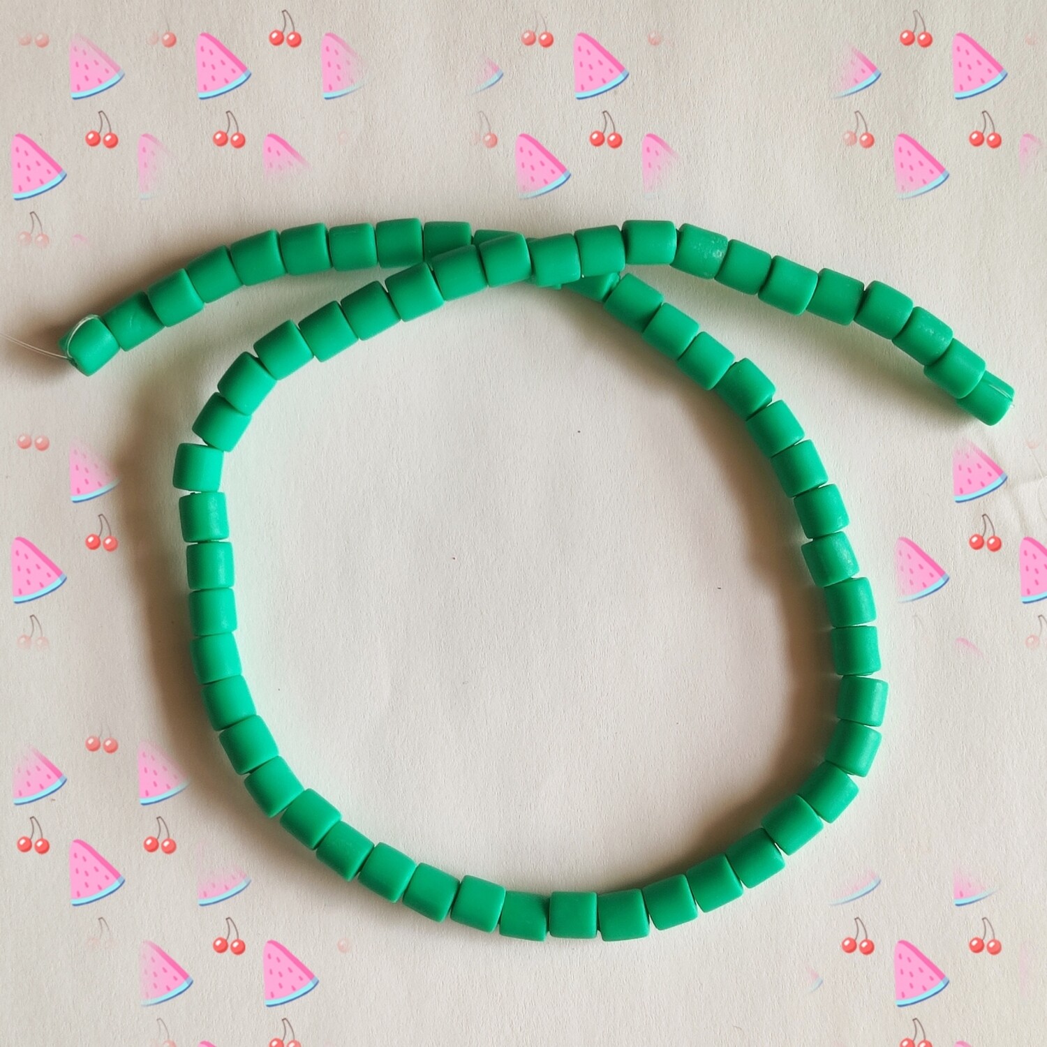 65 perles 6x6mm vert foncé 
