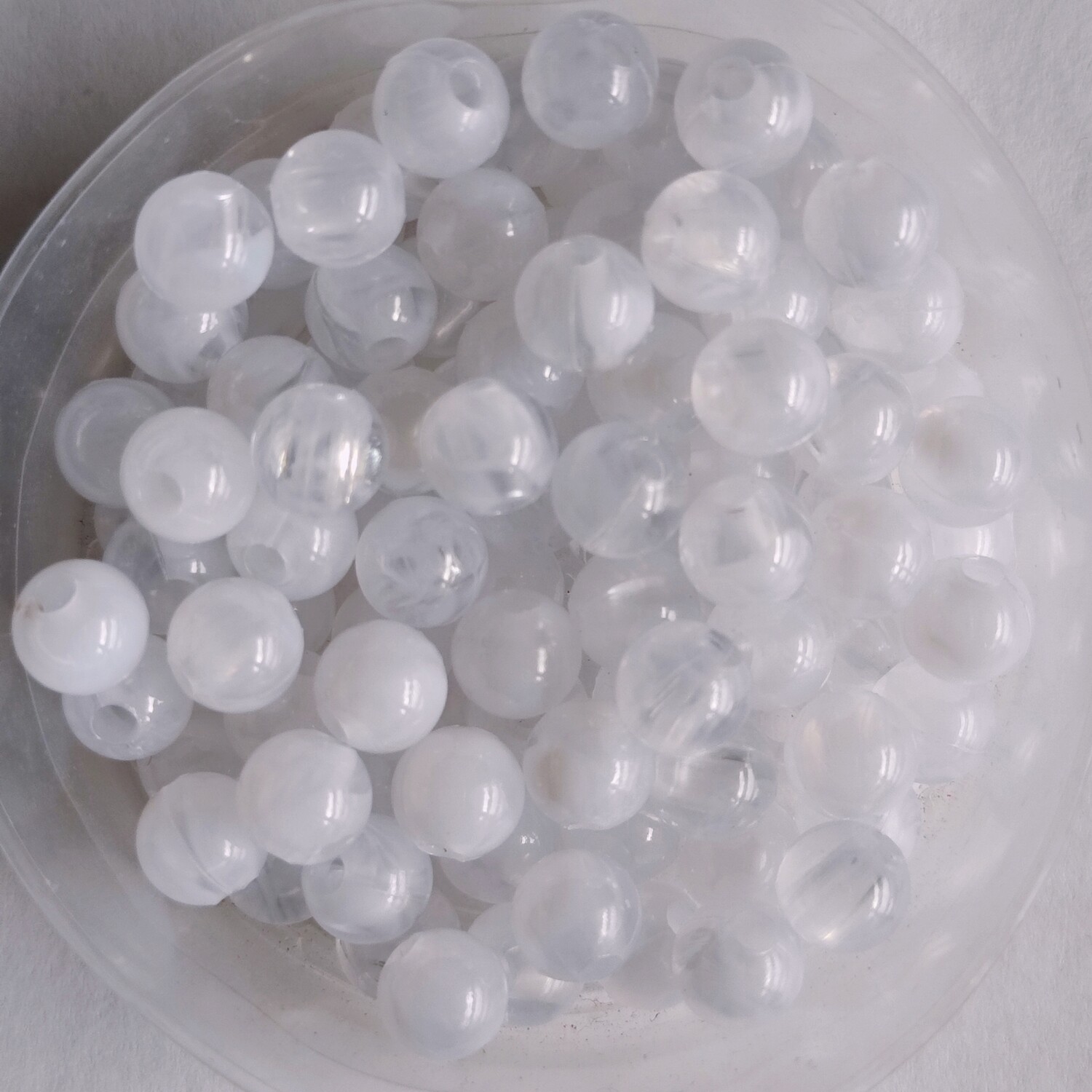 100 perles bicolore 6mm imitation Jade blanc 