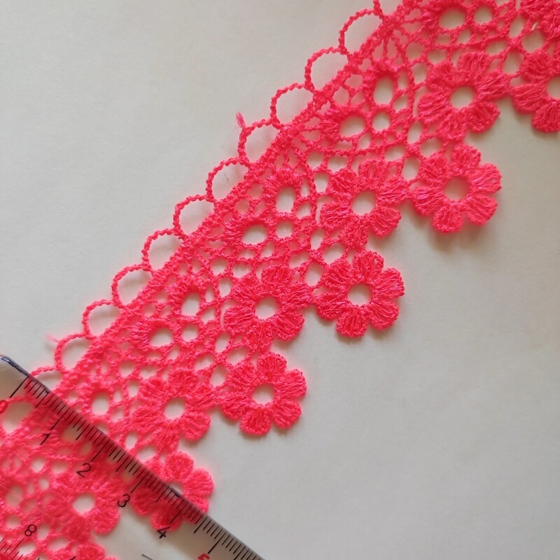 Ruban galon fleur dentelle rose vif 4,5 cm