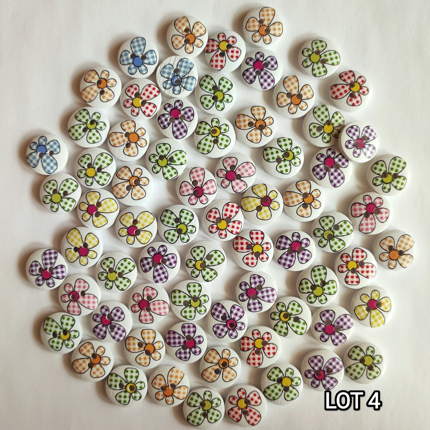 70 boutons en bois fantaisie LOT 4