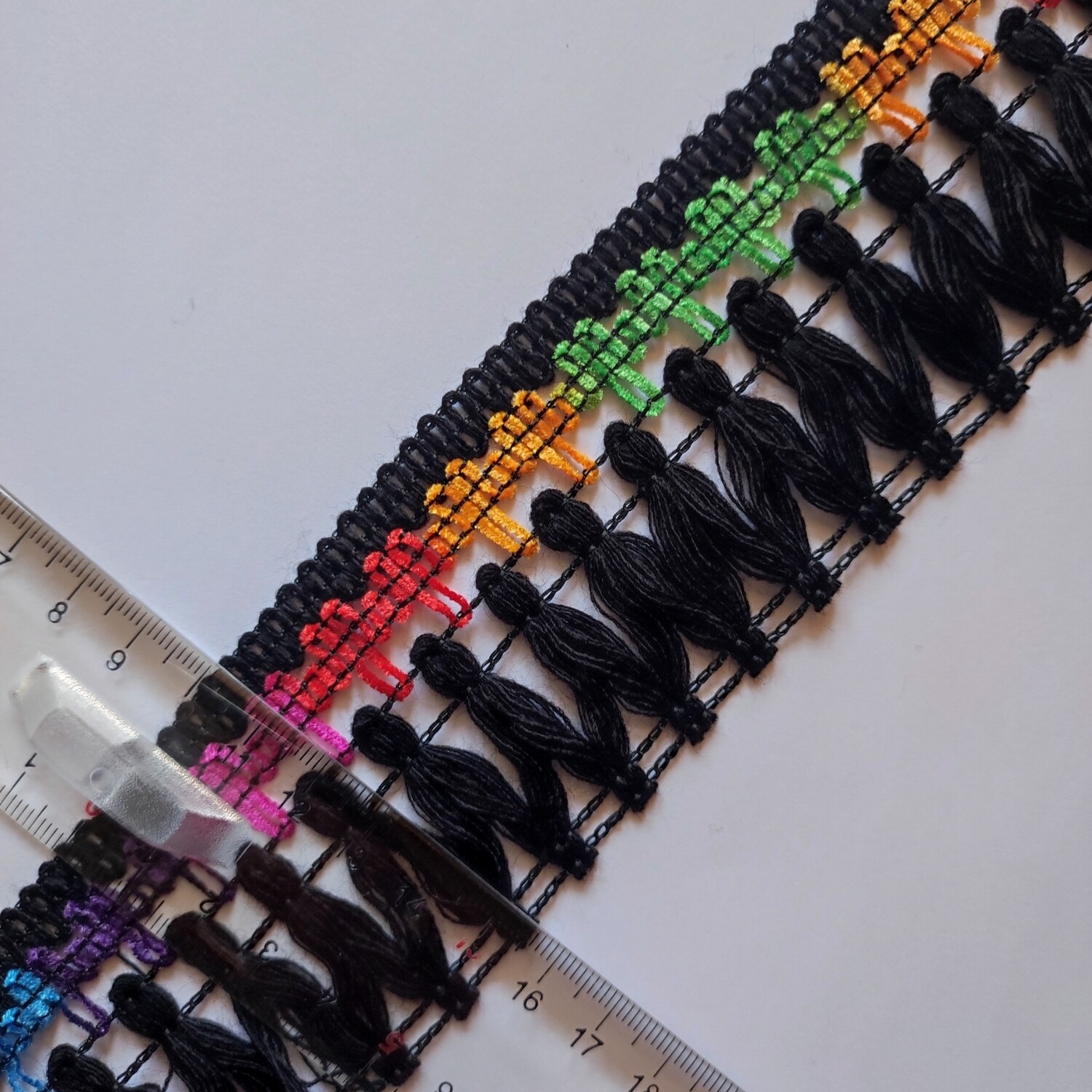 Galon kabyle coloré avec pompons noir