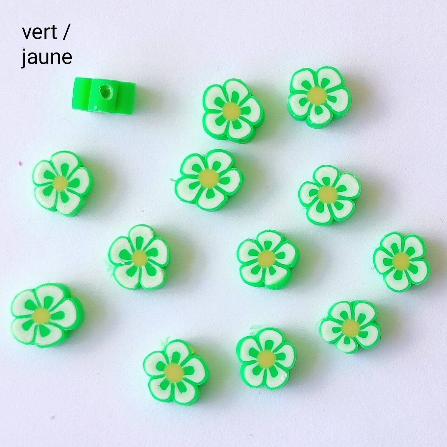 10 perles fleurs vert /jaune