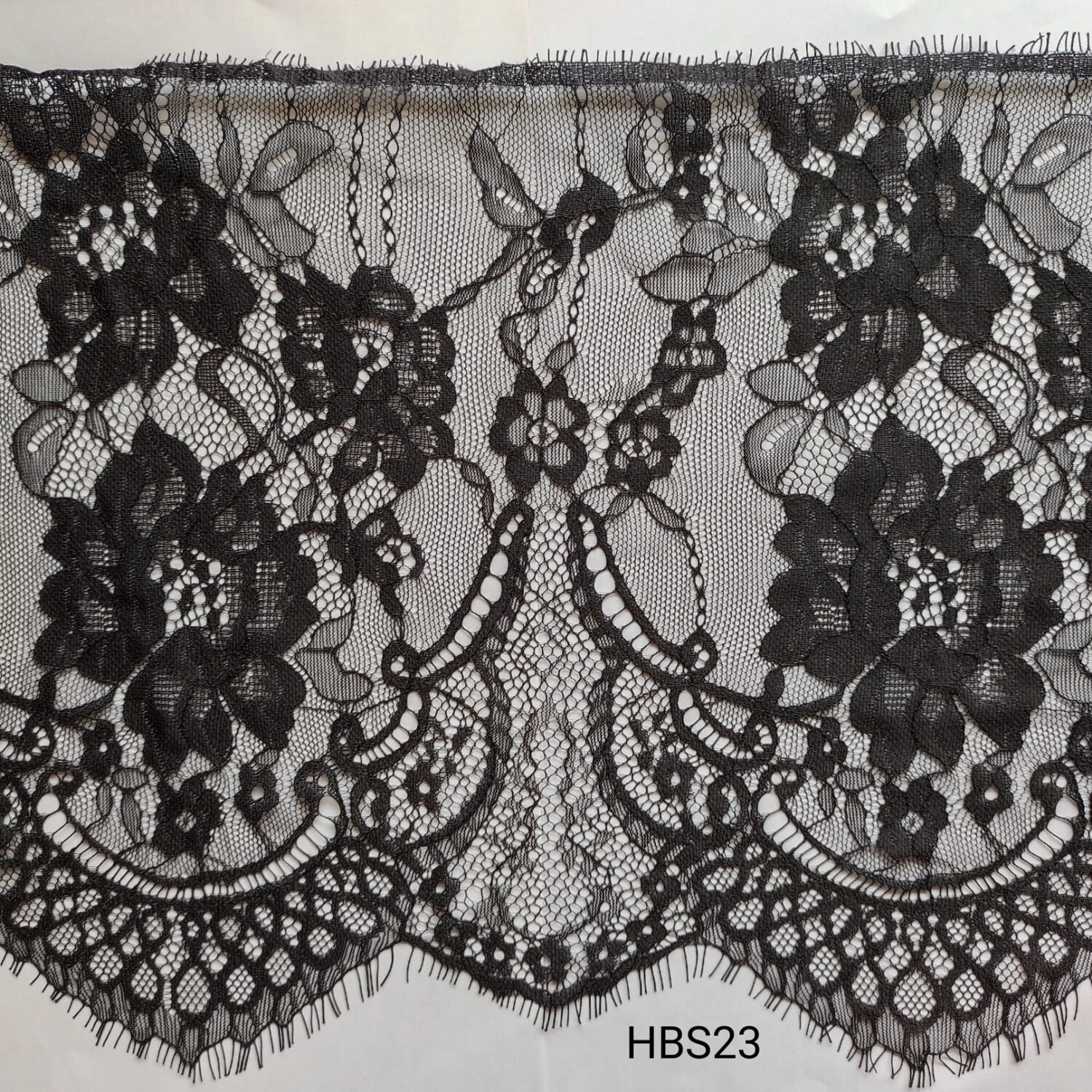 3 mètres dentelle noire avec cils 27 cm