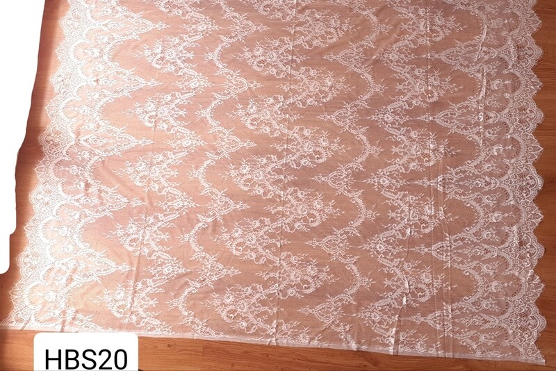3 x 1,53 mètres dentelle blanche 