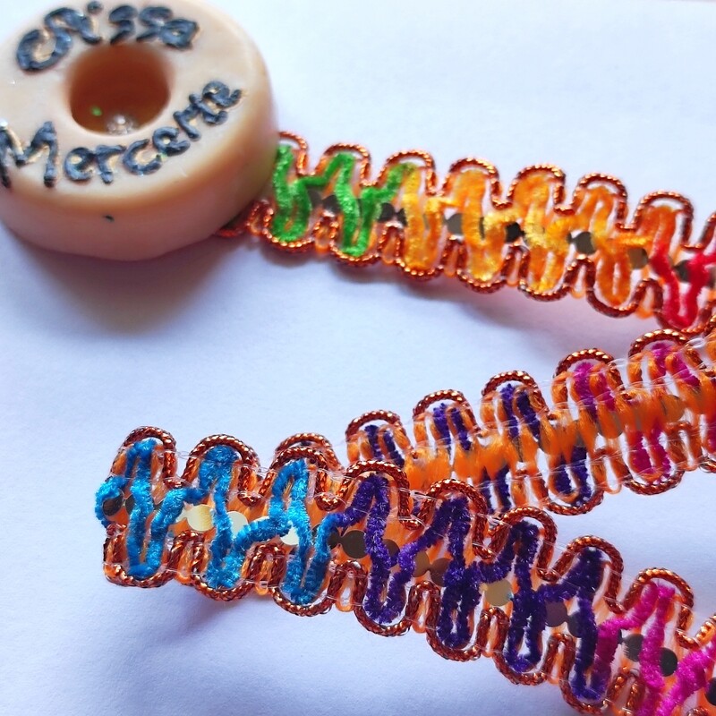 Galon arc en ciel bordure orange foncé