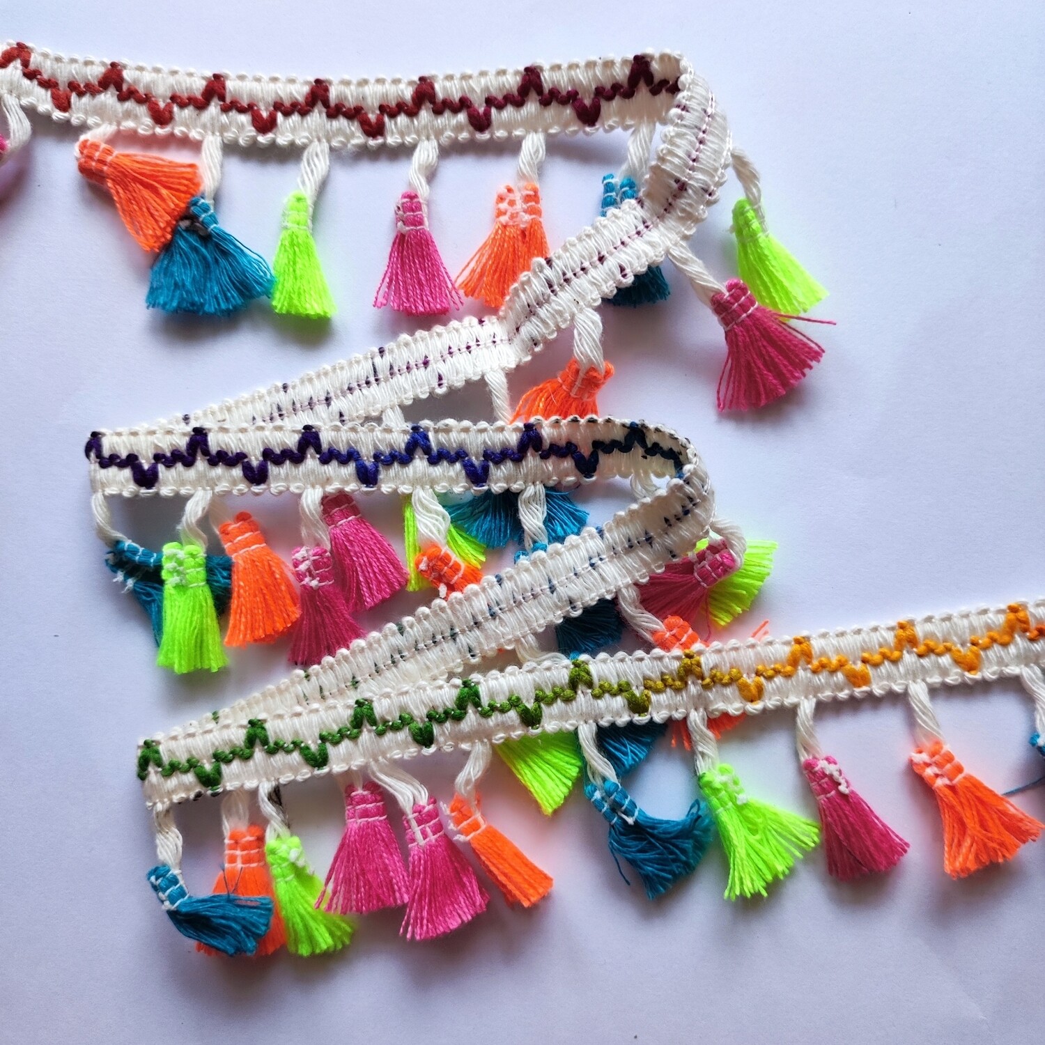 Galon pompons largeur 4cm multicolore