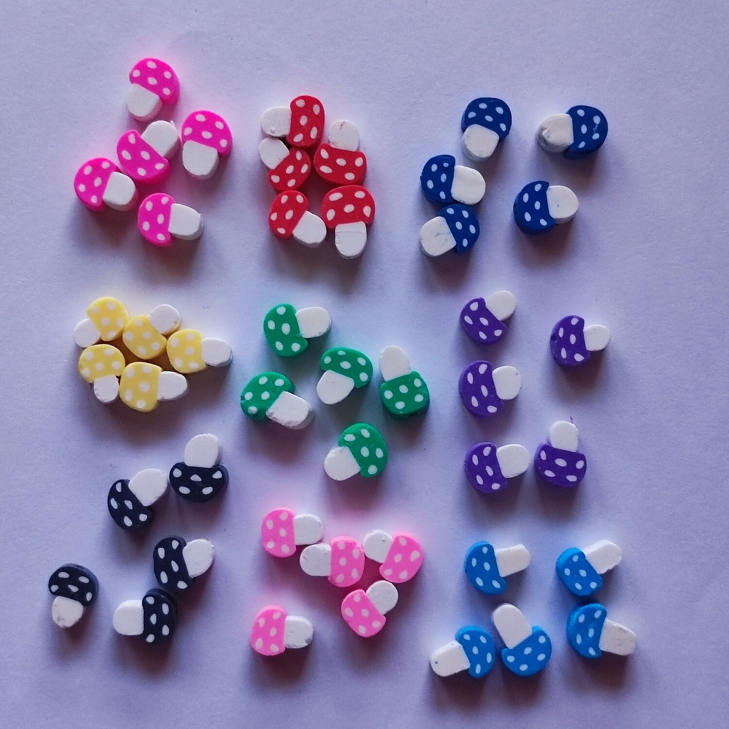 45 perles polymère champignons colorés