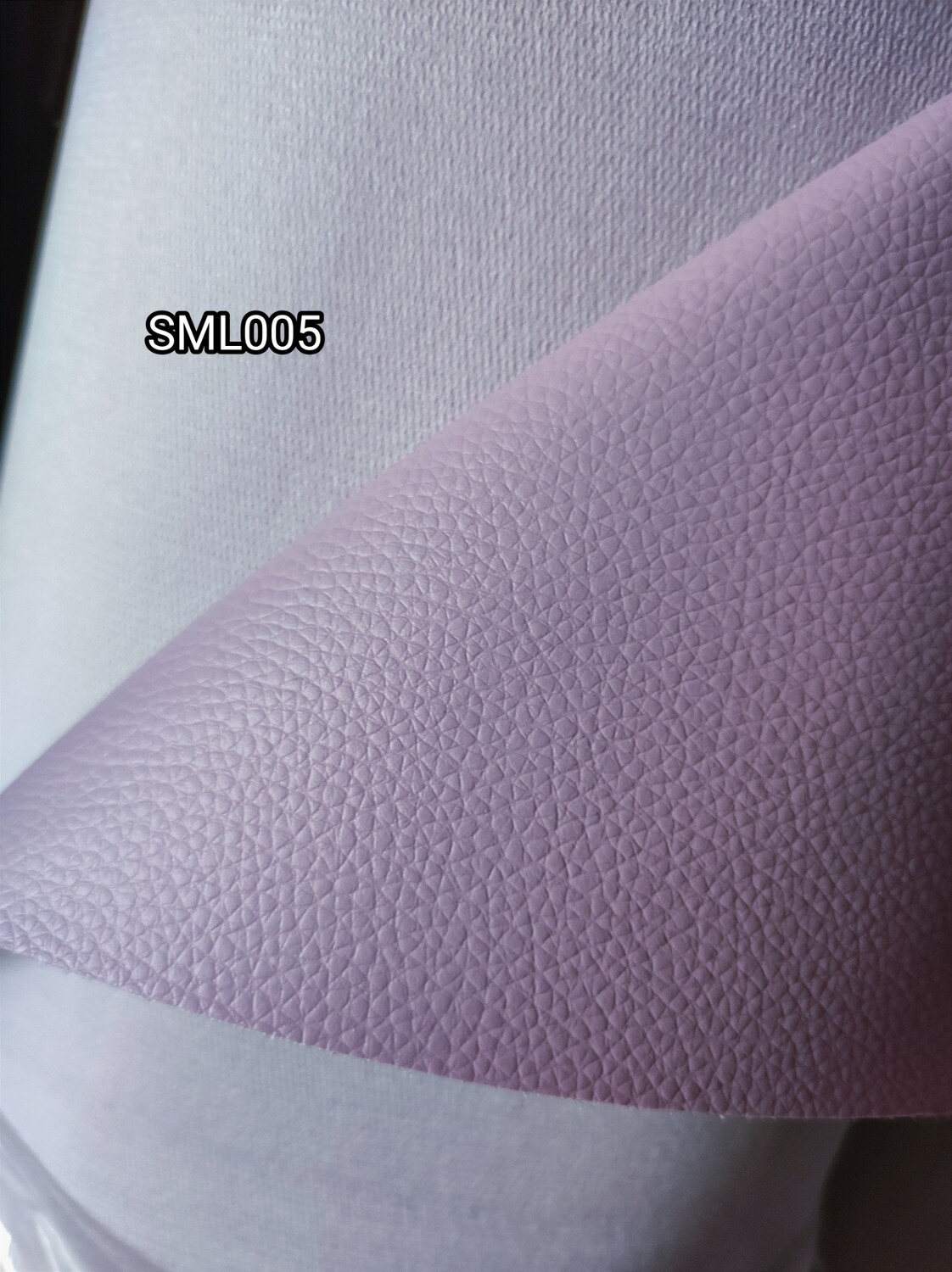simili cuir violet très clair
