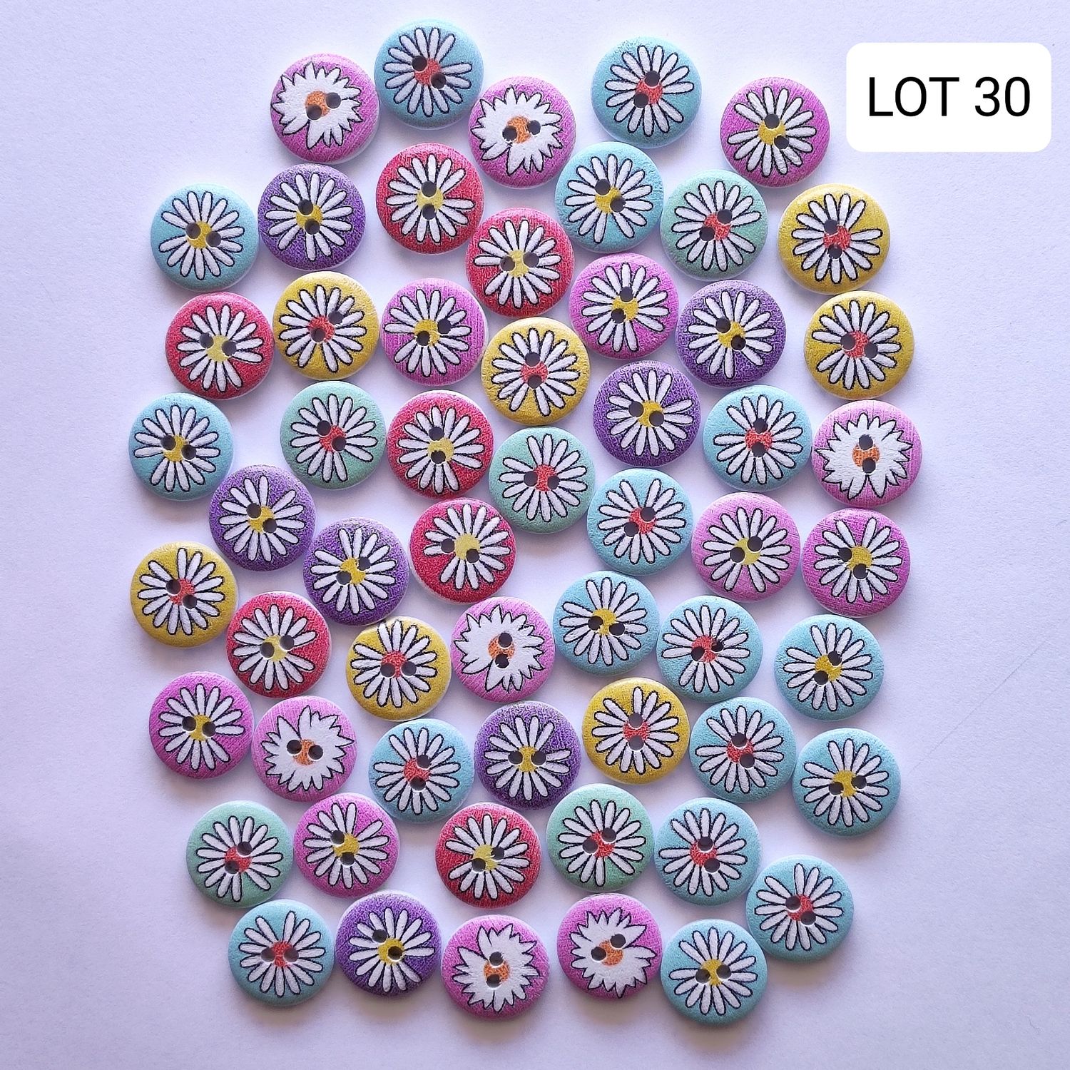57 boutons bois fleurs LOT 30