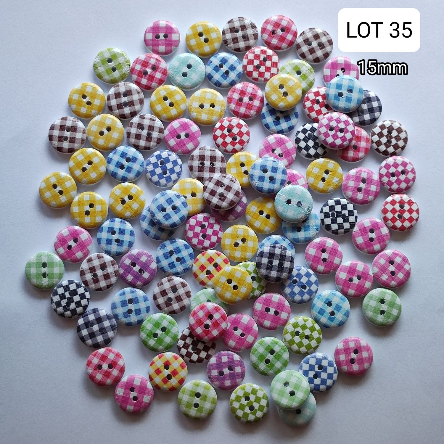 95 boutons bois à carreaux LOT 35