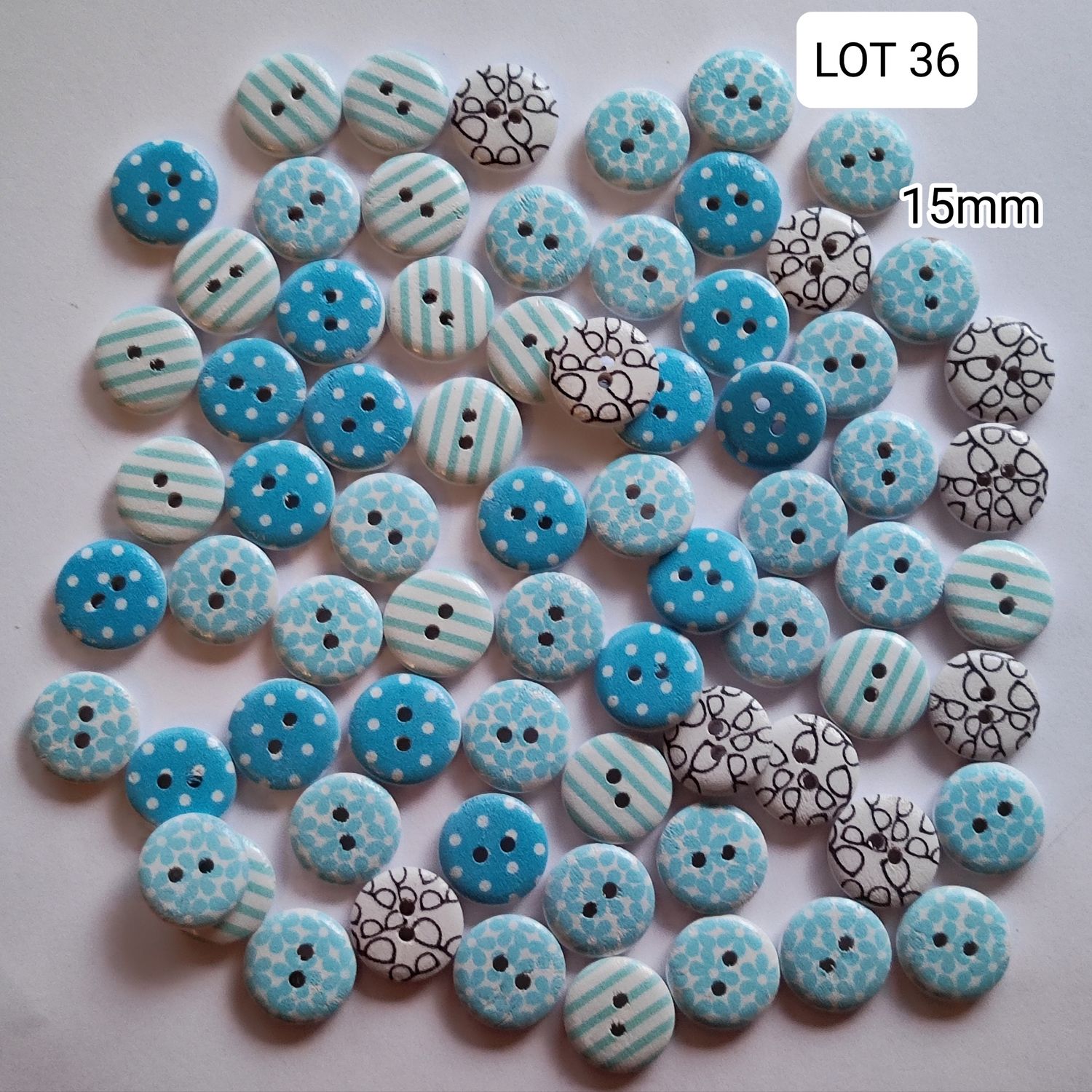 70 boutons bois LOT 36