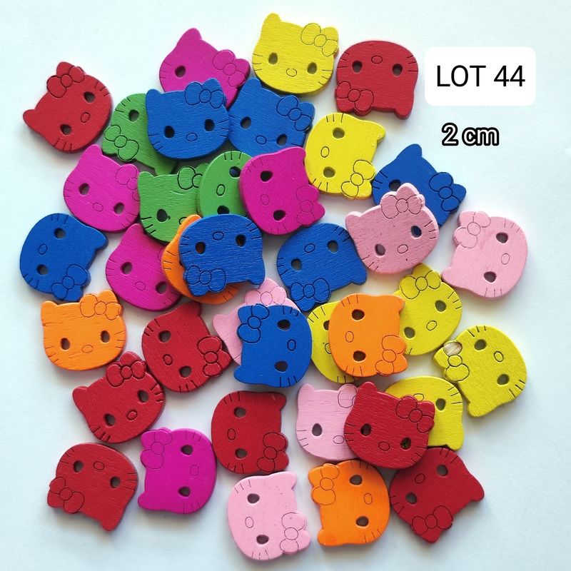 38 boutons bois chat LOT 44