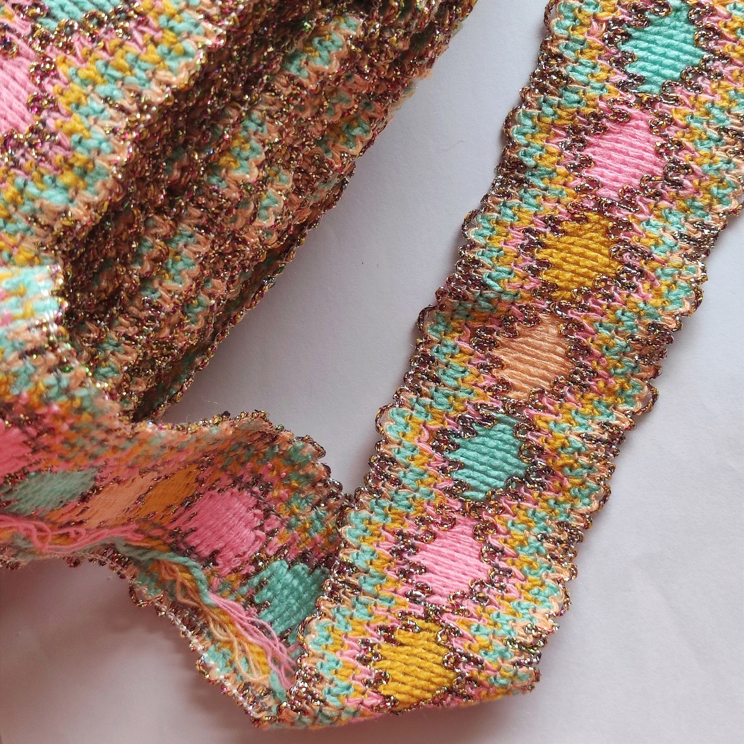 Galon kabyle pastel avec rose et brillant