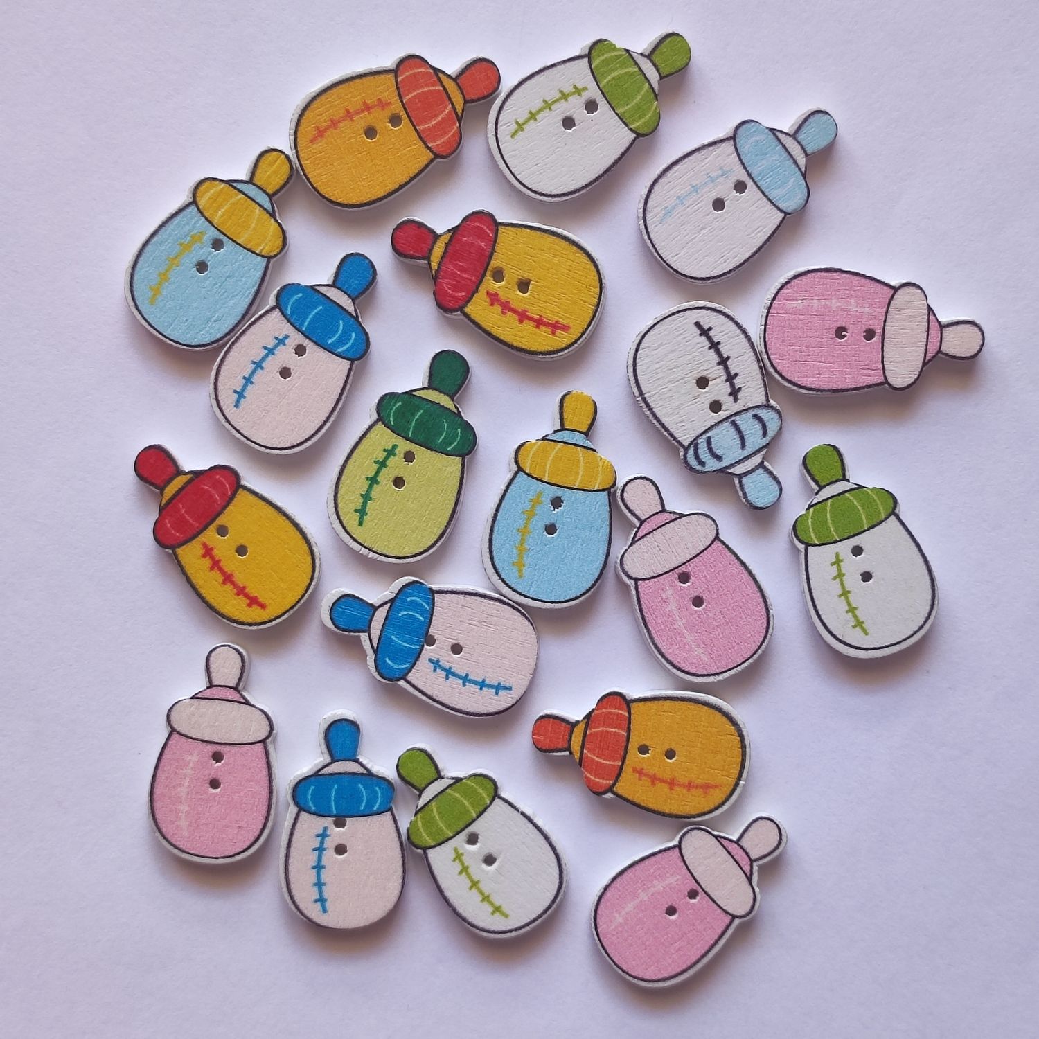 19 boutons bois biberons LOT 70