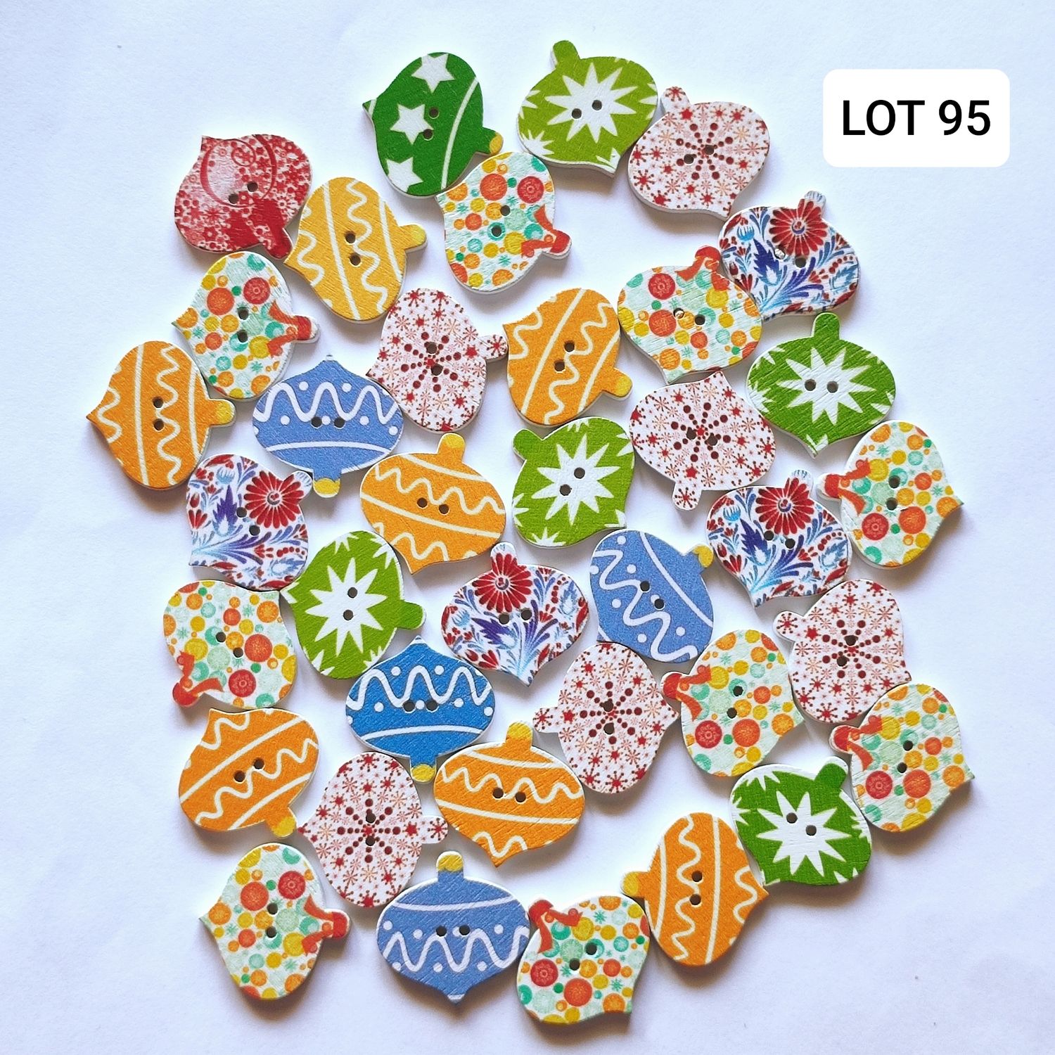  37 boutons bois toupie LOT 95