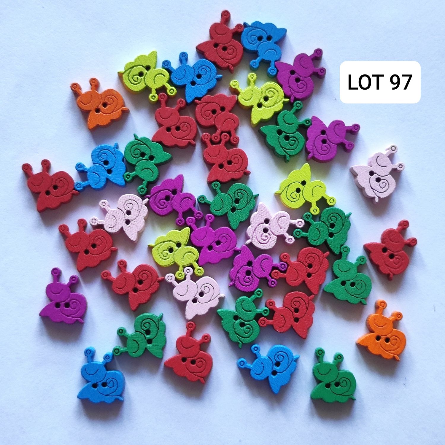  40 boutons bois escargot LOT 97