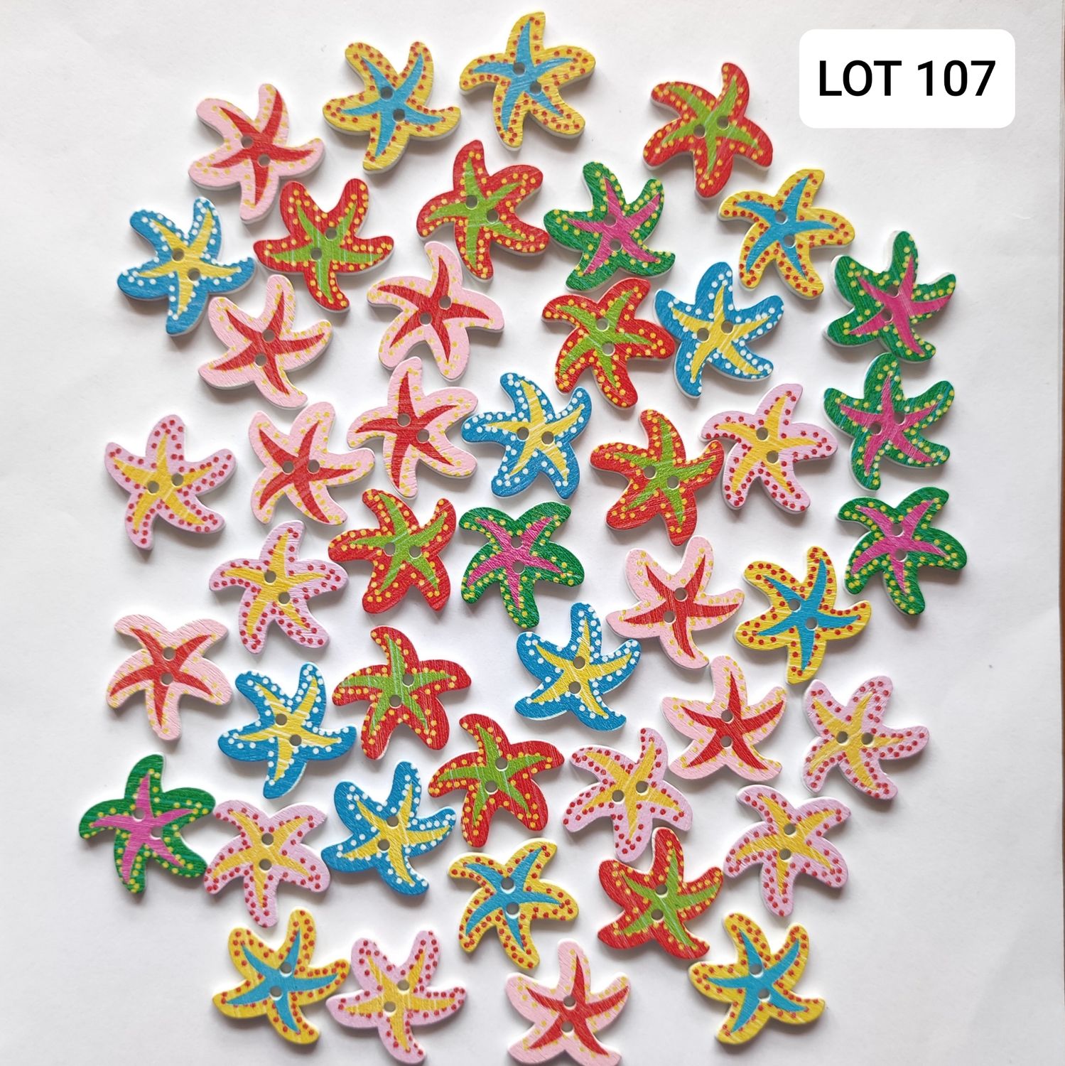  45 boutons bois étoile LOT 107