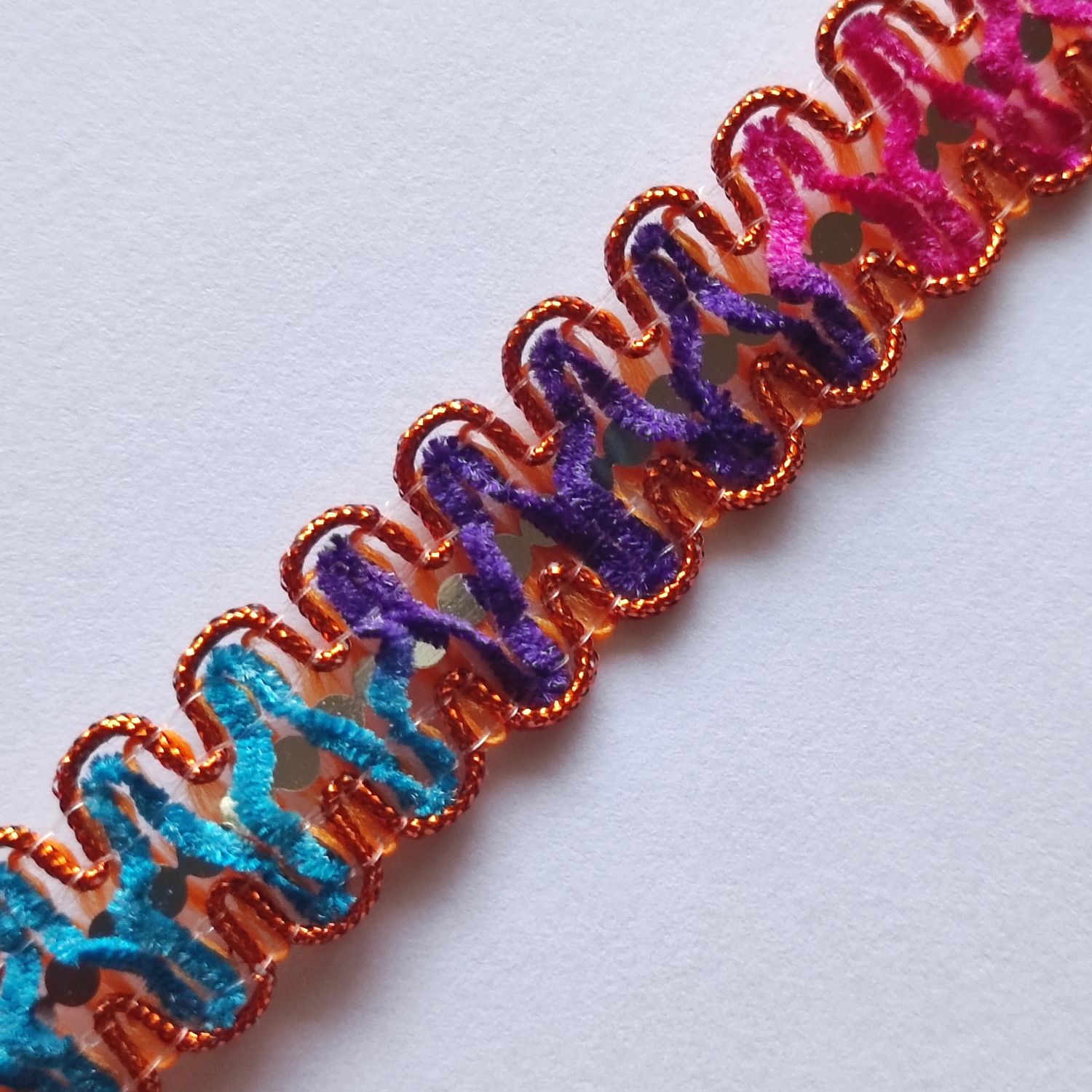 Galon arc en ciel bordure orange