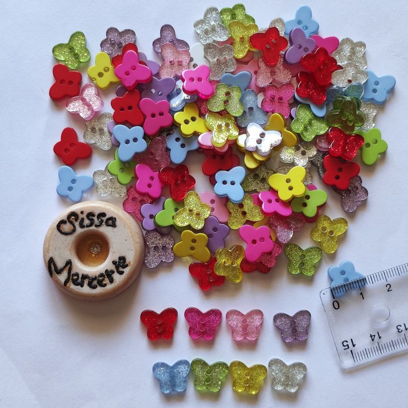121 boutons papillons glitter LOT 130