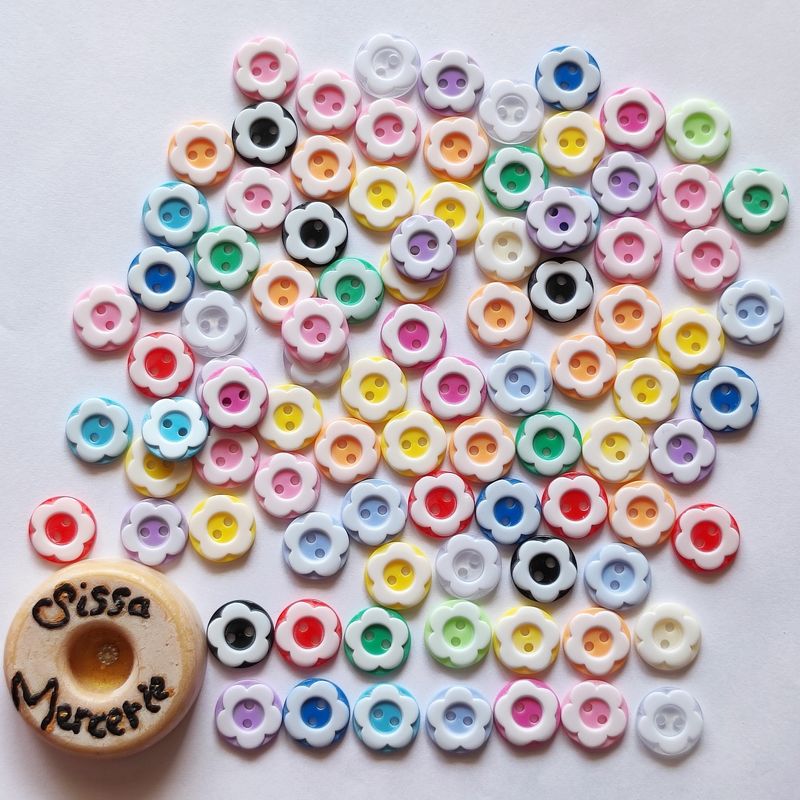 93 boutons fleurs LOT 128