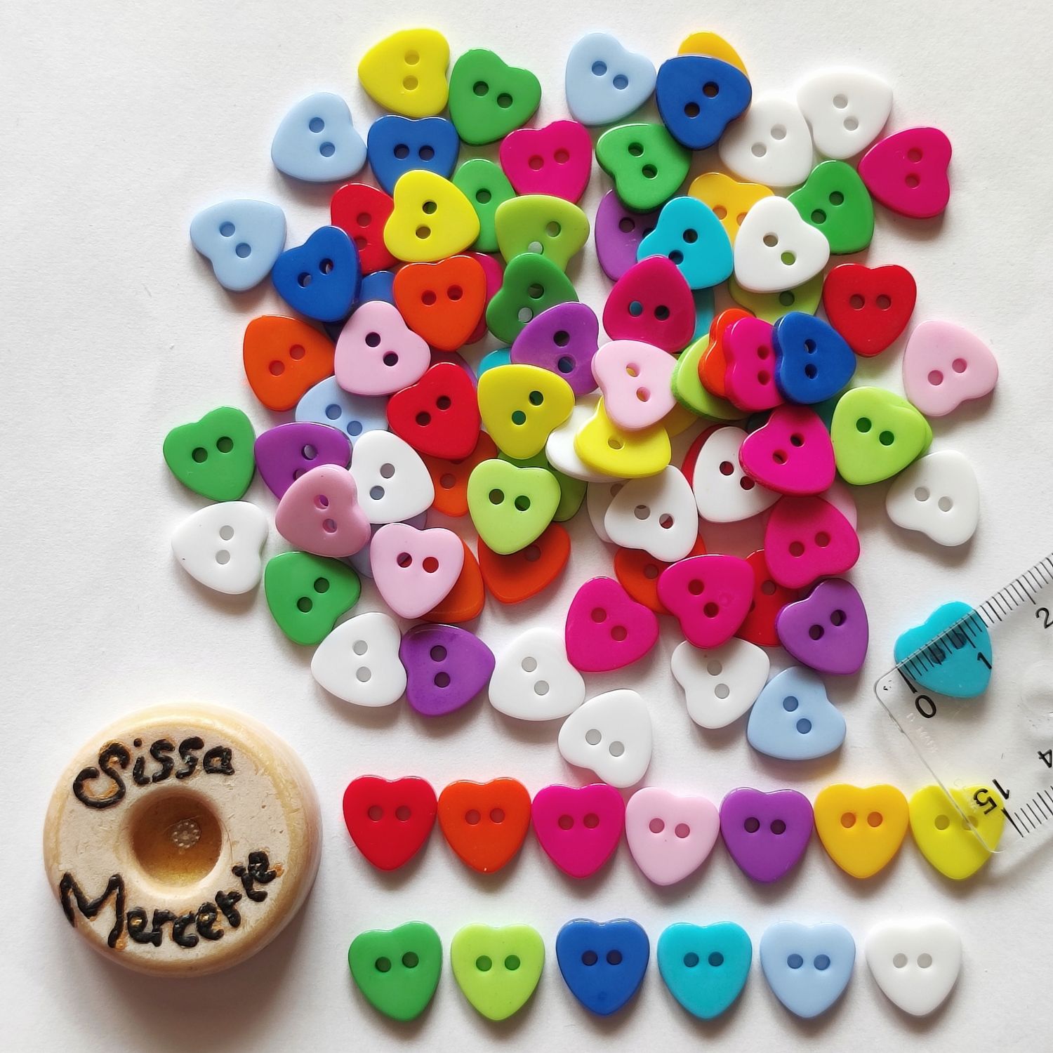 93 boutons coeur LOT 135