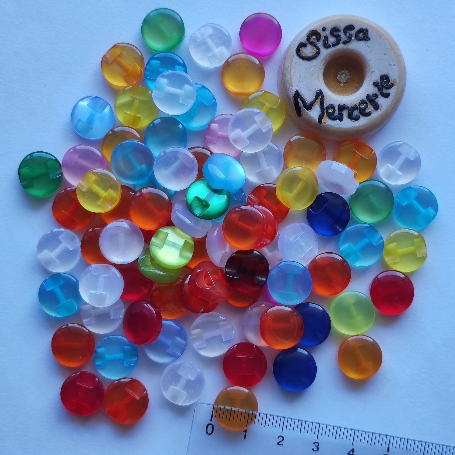  82 boutons fantaisie rond LOT 145