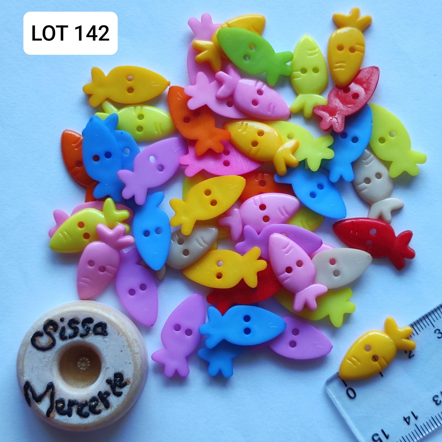  46 boutons carottes LOT 142