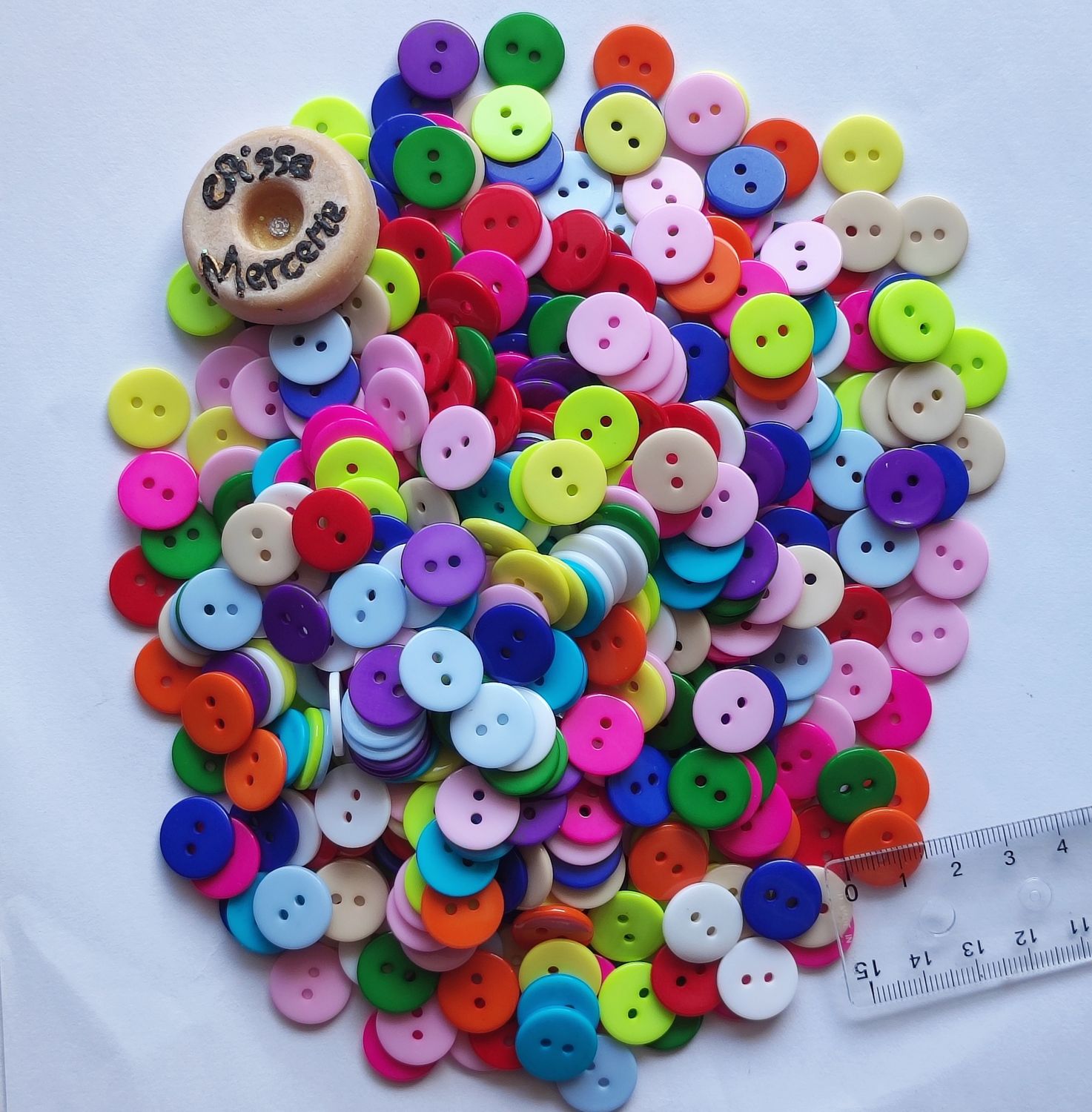  166 boutons 1,5 cm  LOT 153