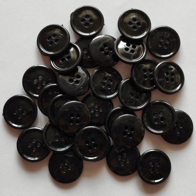 30 boutons noirs 2 cm LOT 170