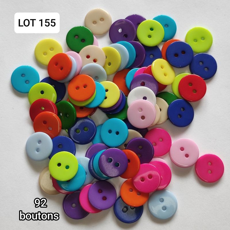  92 boutons rond 1,5cm LOT 155