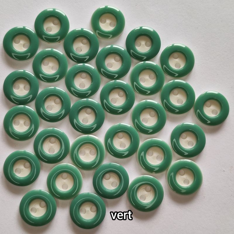 30 boutons vert/blanc 1,3cm LOT 156