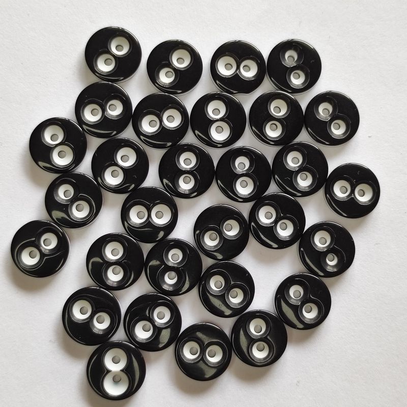 30 boutons noir/blanc 12mm LOT 163