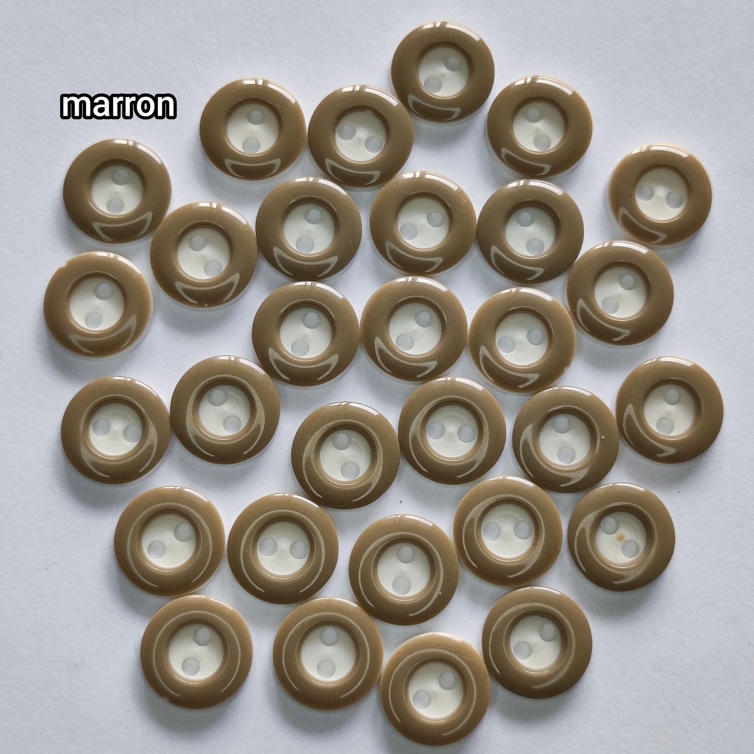 30 boutons marron/blanc 1,3cm LOT 165