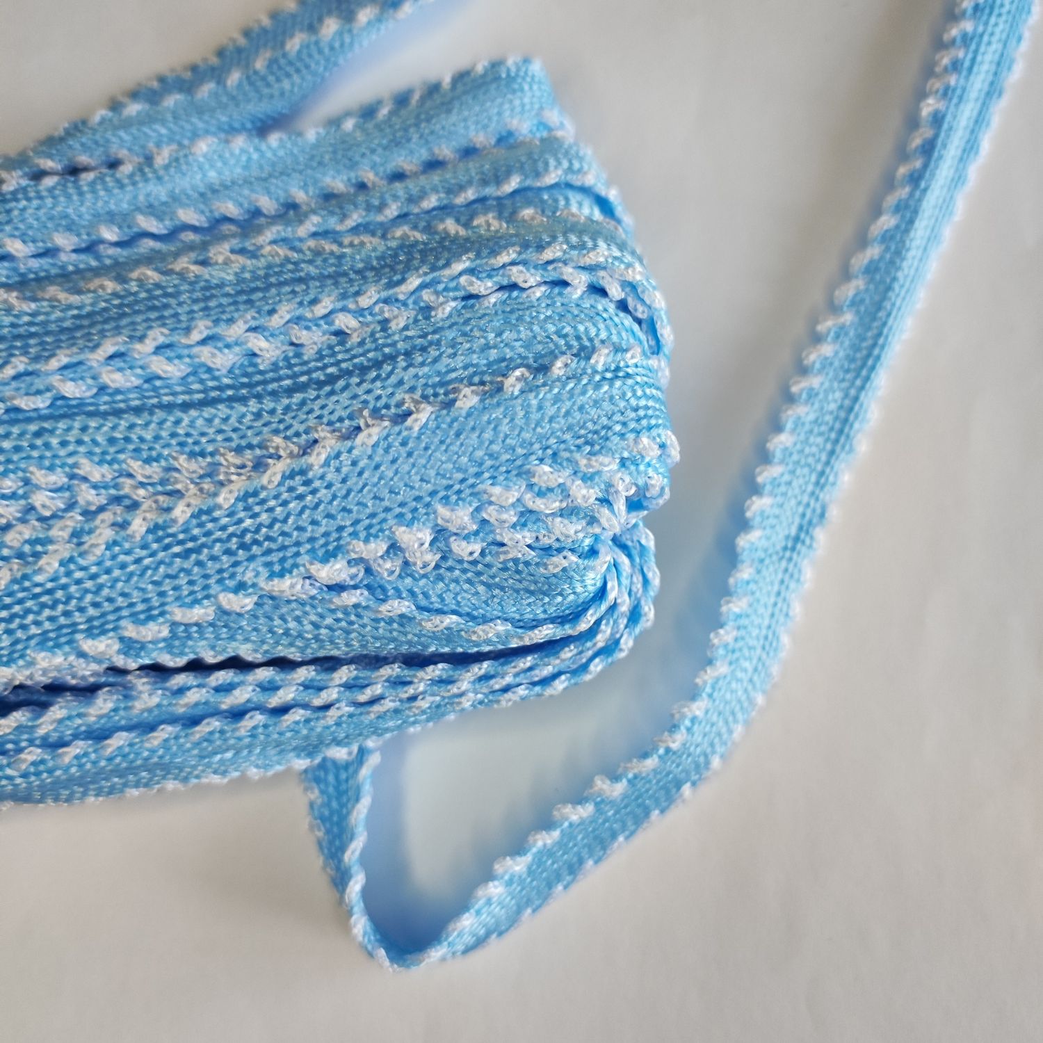 Galon 12mm blanc /bleu clair au mètre