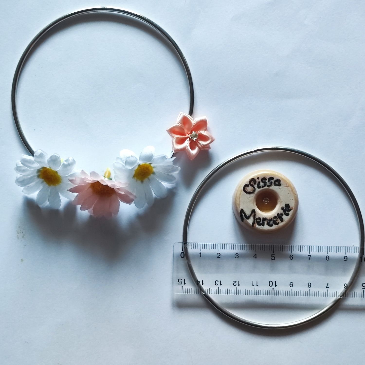 Anneau circulaire argenté 10 cm